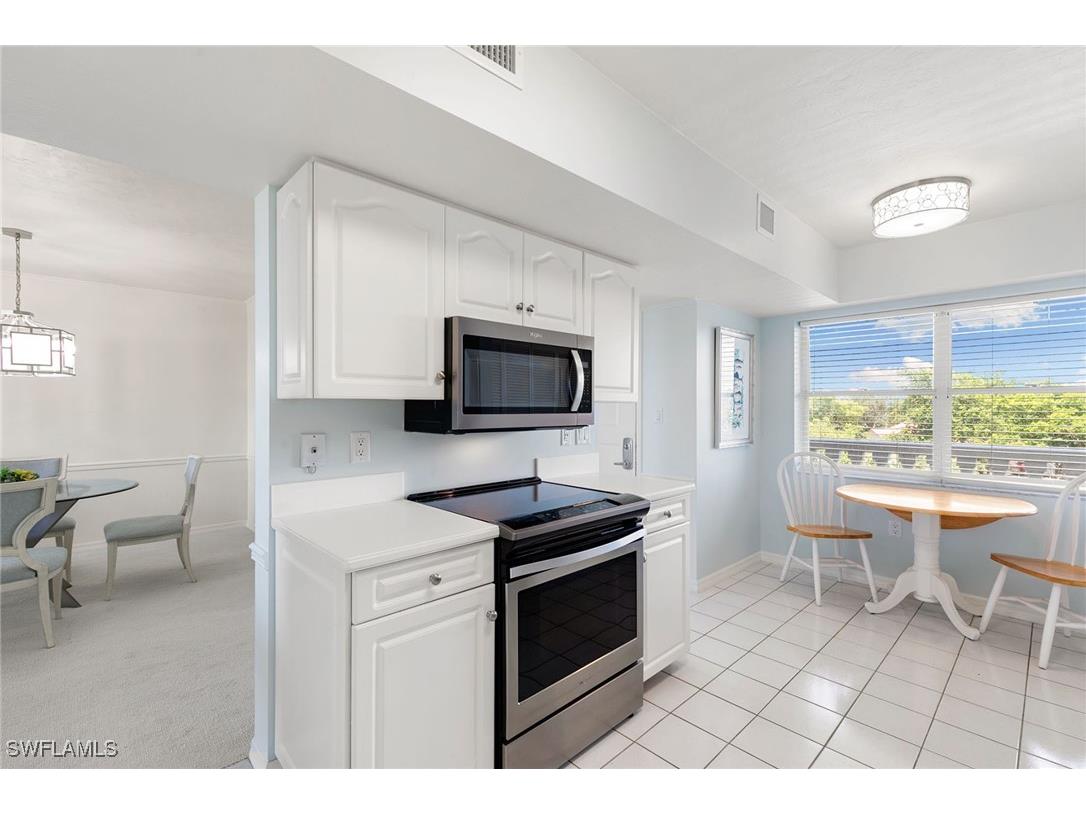 5501 Heron Point Drive #303 Naples FL 34108 225066355 image16