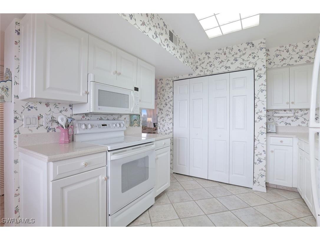 5501 Heron Point Drive #702 Naples FL 34108 225061627 image8