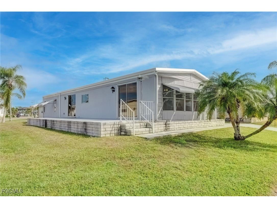 5501 John Alden Lane North Fort Myers FL 33917 2025023976 image3