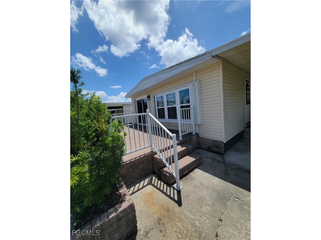 5502 Sir Walter Way North Fort Myers FL 33917 2025002446 image11