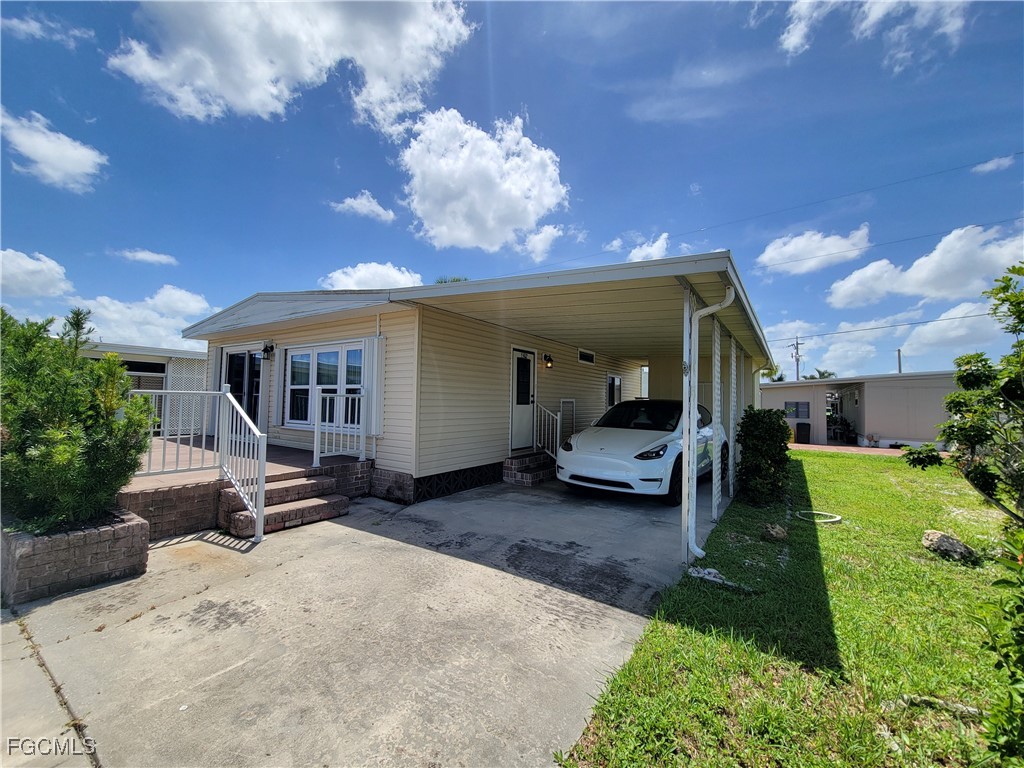 5502 Sir Walter Way North Fort Myers FL 33917 2025002446 image13