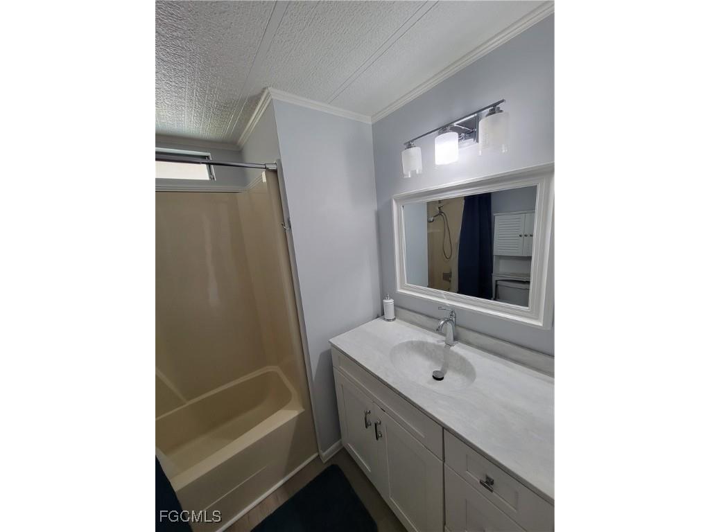 5502 Sir Walter Way North Fort Myers FL 33917 2025002446 image8