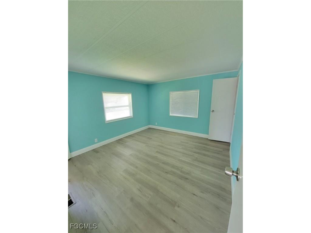 5502 Sir Walter Way North Fort Myers FL 33917 2025002446 image9