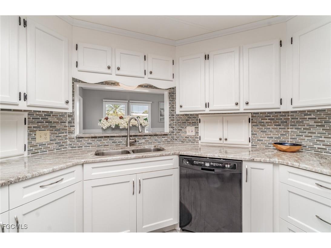 5508 Colonial Road North Fort Myers FL 33917 2025022000 image11