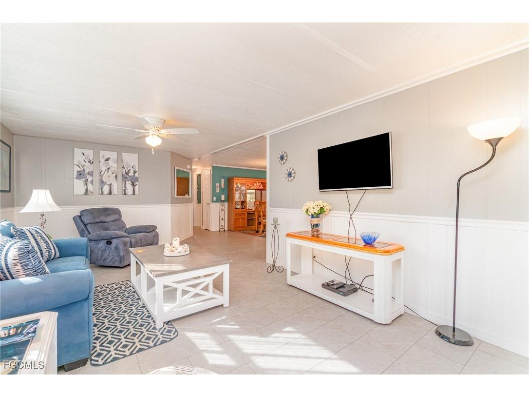 5508 Colonial Road North Fort Myers FL 33917 2025022000 image7