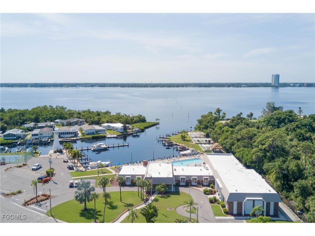 5509 Sir Walter Way North Fort Myers FL 33917 2025004475 image24