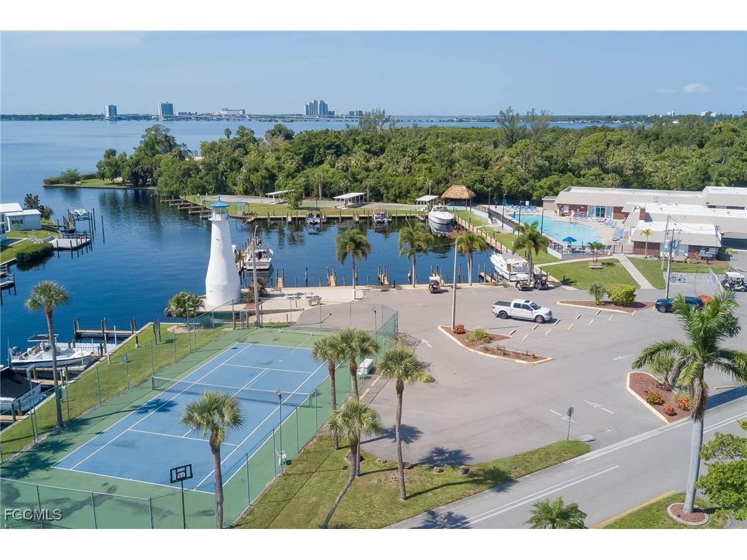 5509 Sir Walter Way North Fort Myers FL 33917 2025004475 image27