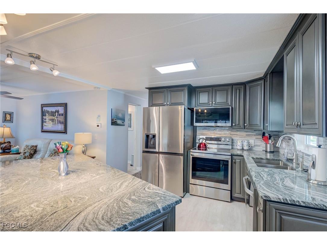 5509 Sir Walter Way North Fort Myers FL 33917 2025004475 image7