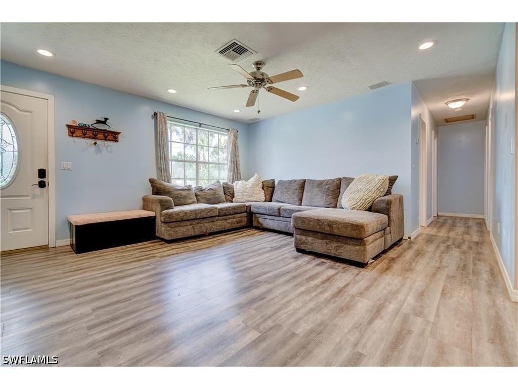 551 Golden Gate Boulevard W Naples FL 34120 226022434 image10