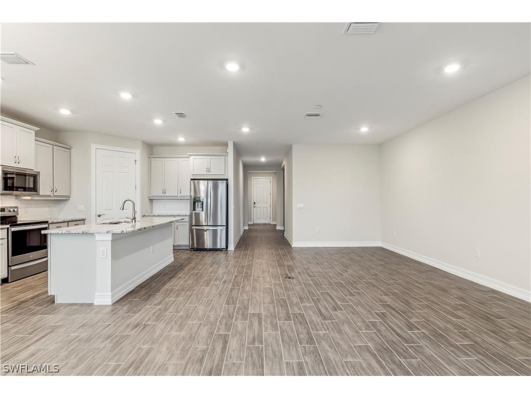 551 Spring Hill Lake Loop Cape Coral FL 33993 226007041 image4