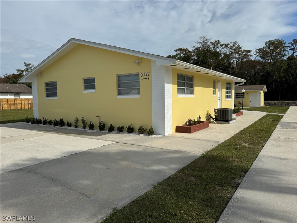 5511 Hardee Street Naples FL 34113 223093303 image1