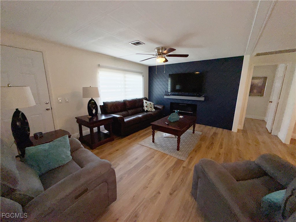 5513 Sir Walter Way North Fort Myers FL 33917 2025007171 image10