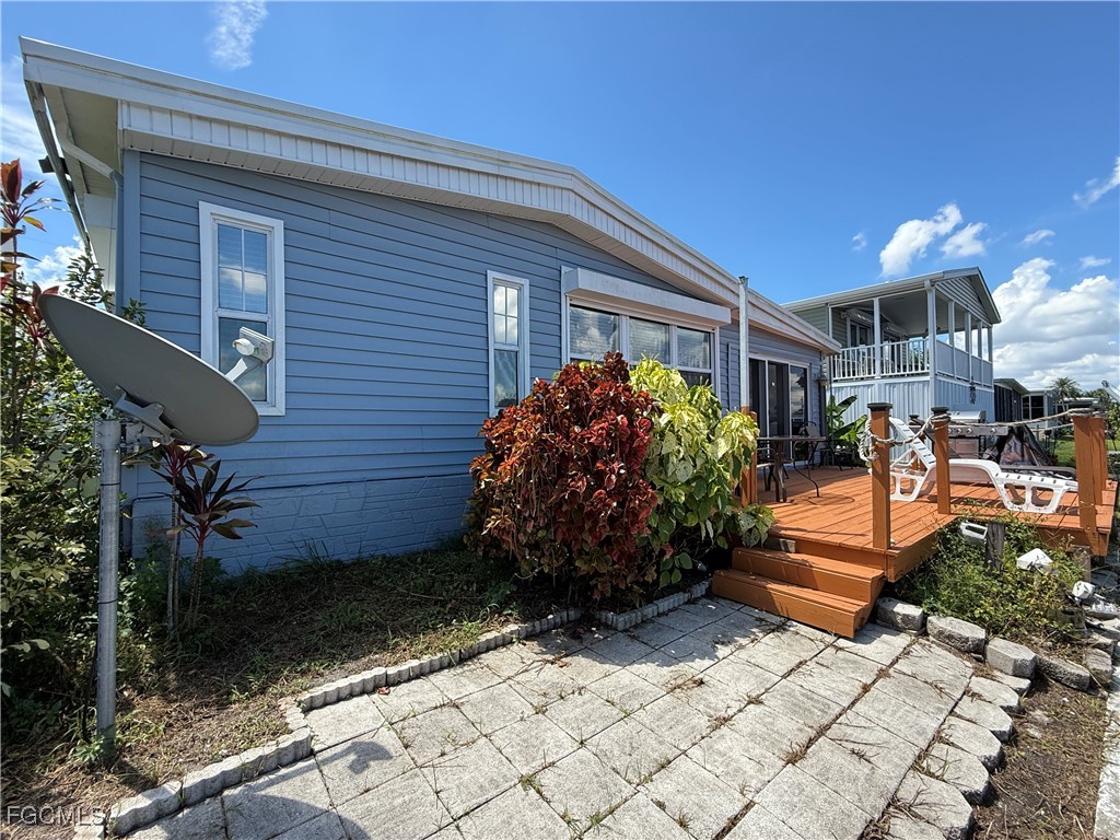 5513 Sir Walter Way North Fort Myers FL 33917 2025007171 image28