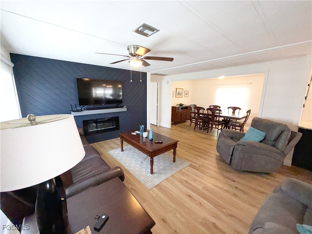 5513 Sir Walter Way North Fort Myers FL 33917 2025007171 image9