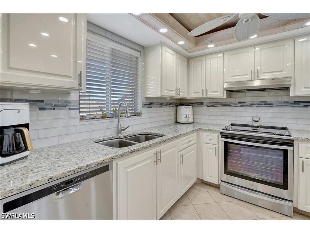5515 Rattlesnake Hammock Road #314 Naples FL 34113 226020303 image2