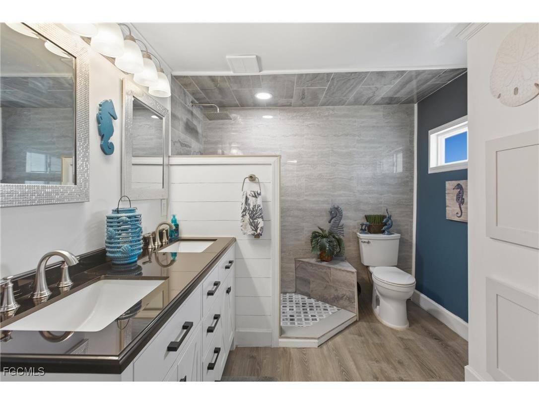 5517 Sir Walter Way North Fort Myers FL 33917 2025017822 image19