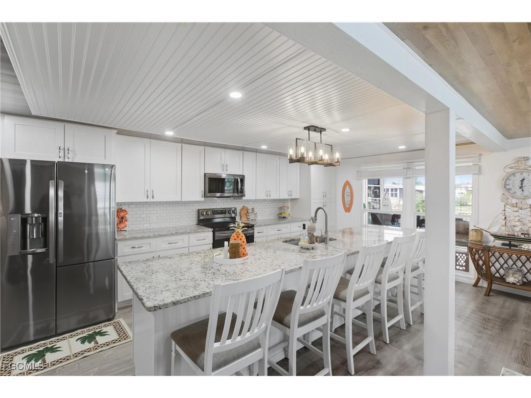 5517 Sir Walter Way North Fort Myers FL 33917 2025017822 image2