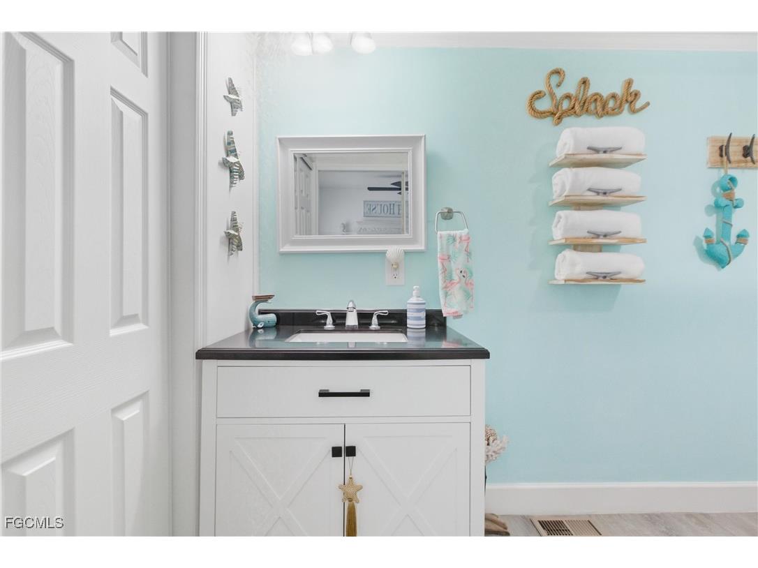 5517 Sir Walter Way North Fort Myers FL 33917 2025017822 image24