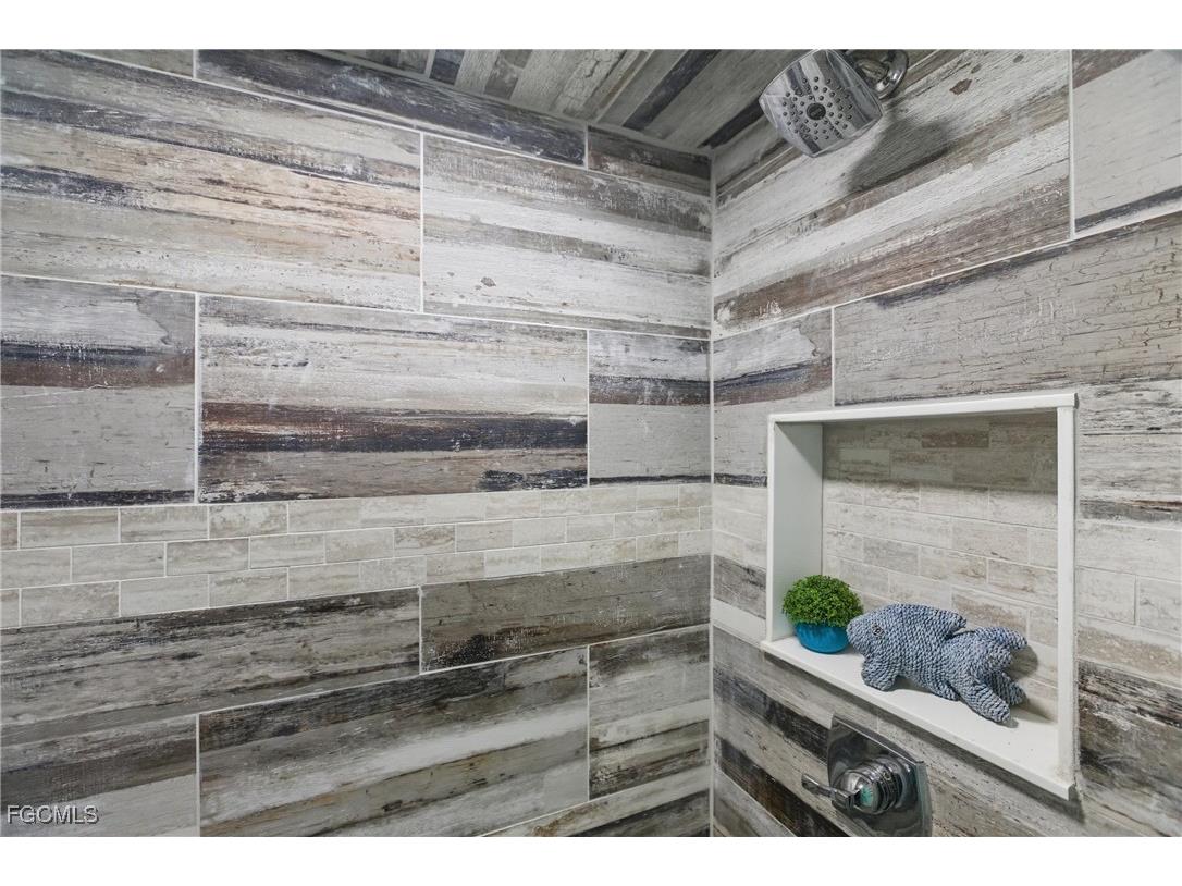 5517 Sir Walter Way North Fort Myers FL 33917 2025017822 image25