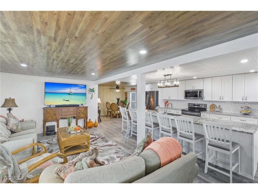 5517 Sir Walter Way North Fort Myers FL 33917 2025017822 image3