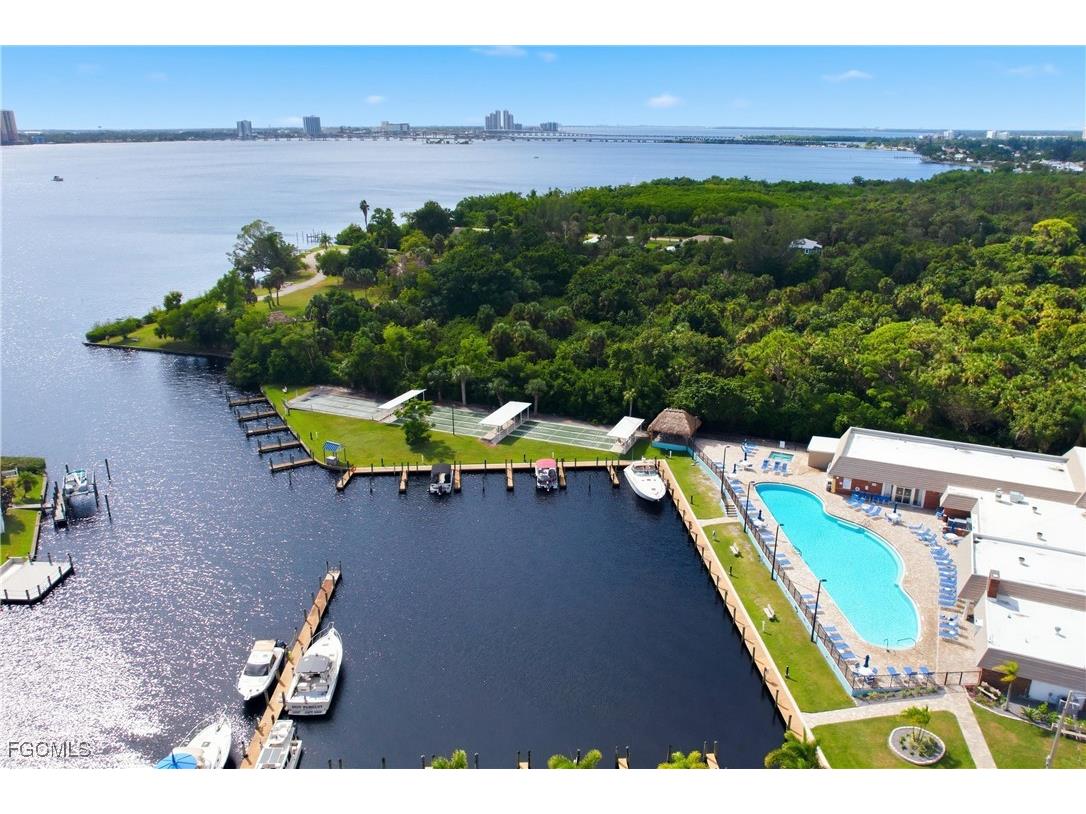 5517 Sir Walter Way North Fort Myers FL 33917 2025017822 image41