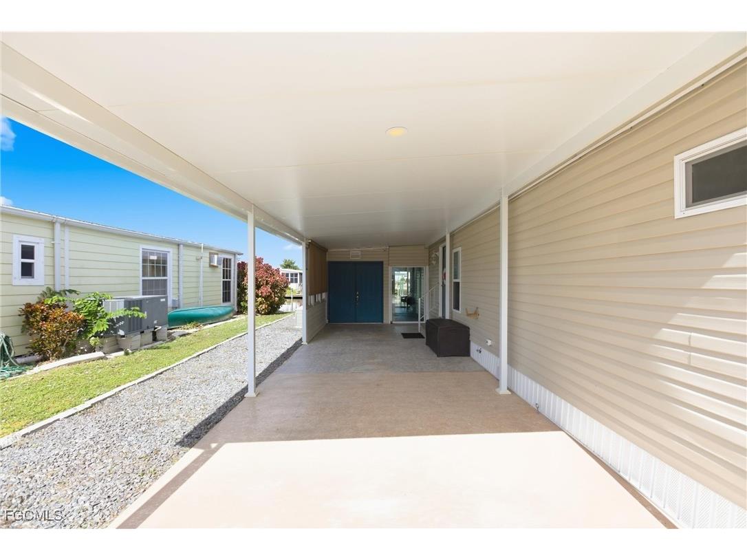 5517 Sir Walter Way North Fort Myers FL 33917 2025017822 image45