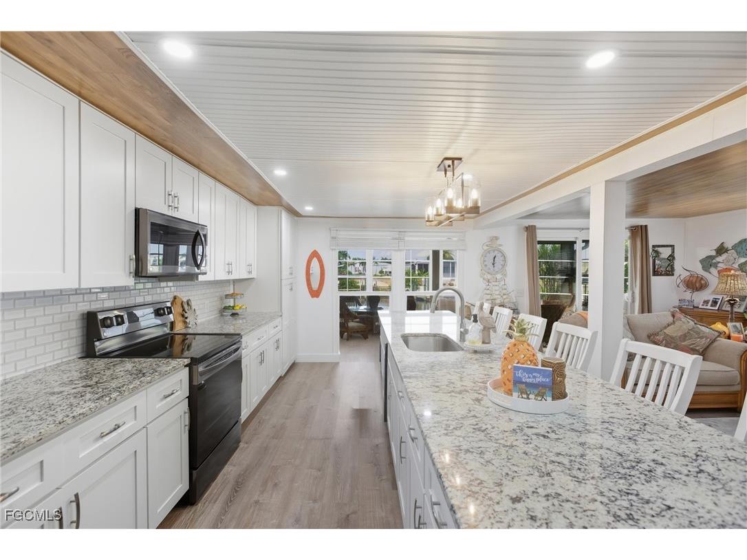 5517 Sir Walter Way North Fort Myers FL 33917 2025017822 image8