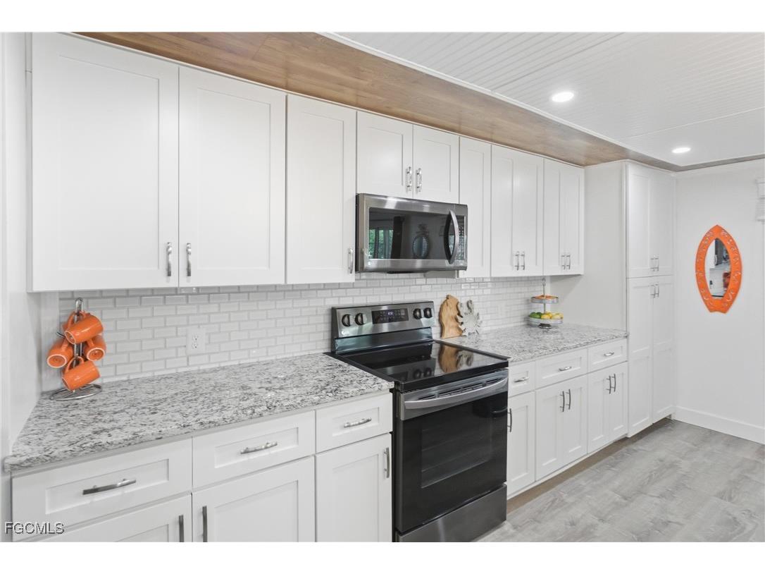 5517 Sir Walter Way North Fort Myers FL 33917 2025017822 image9