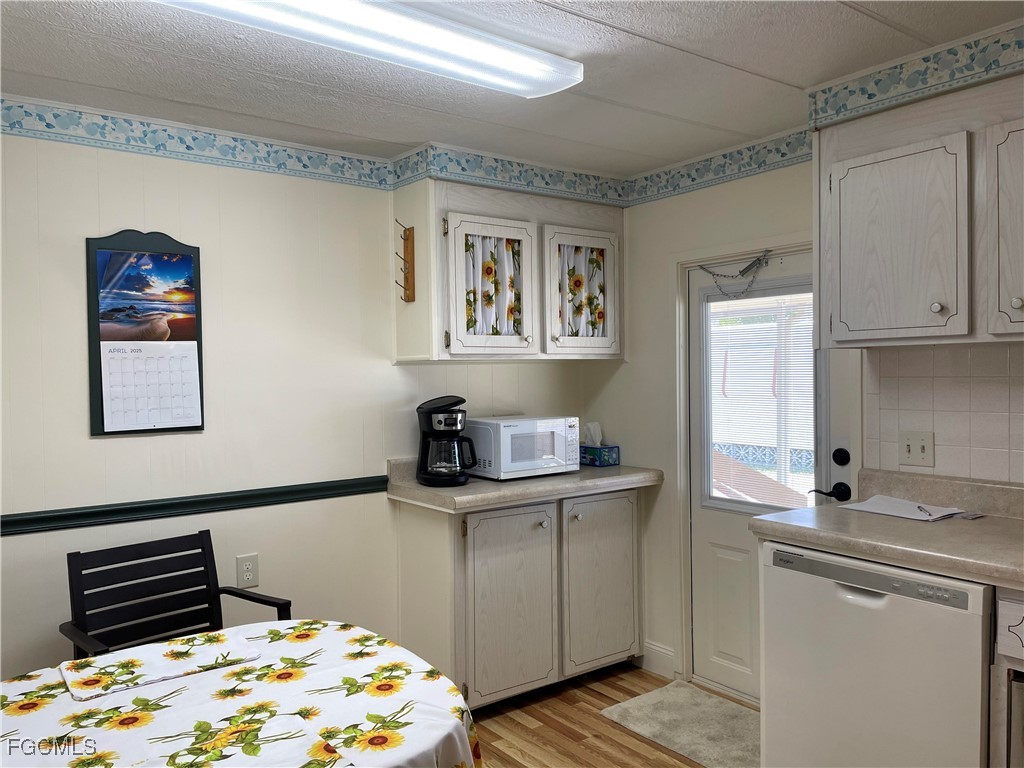 5518 Back Bay Bend North Fort Myers FL 33917 2025007431 image3