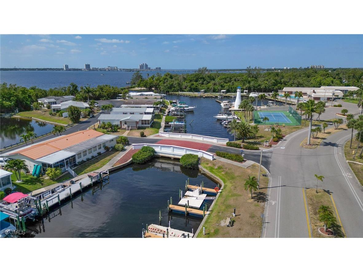 5518 Back Bay Bend North Fort Myers FL 33917 2025007431 image8