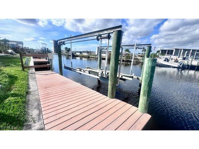 5519 Sir Walter Way North Fort Myers FL 33917 2025024051 image1