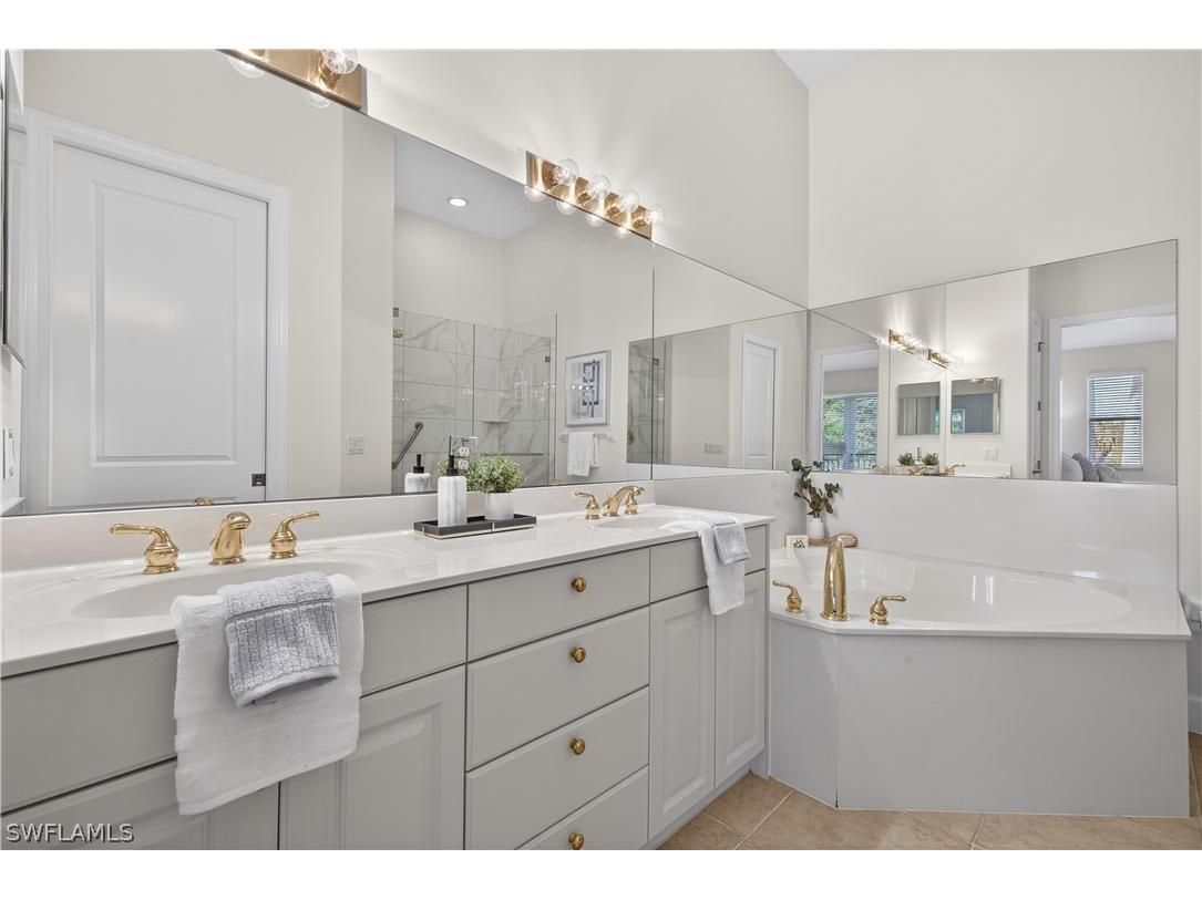 552 11th Avenue S #4 Naples FL 34102 226012369 image23