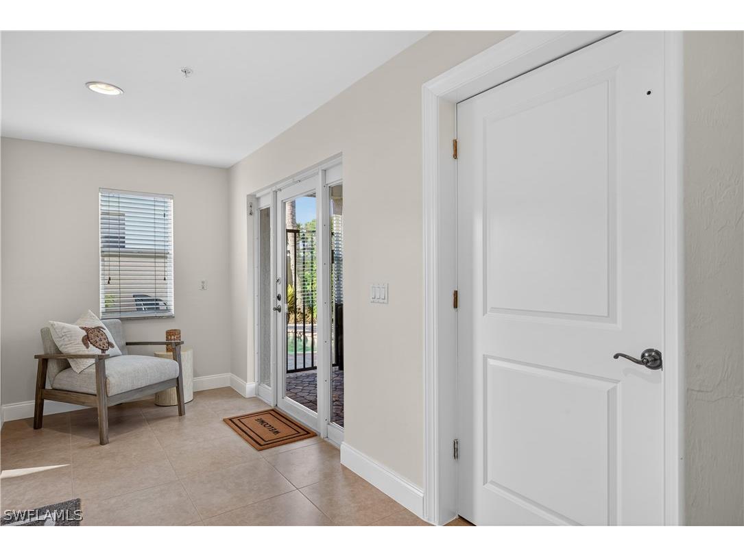 552 11th Avenue S #4 Naples FL 34102 226012369 image4