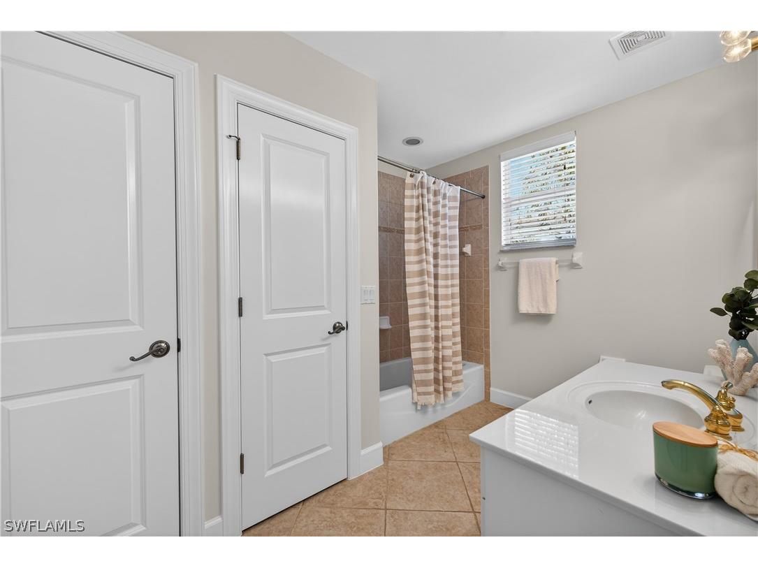 552 11th Avenue S #4 Naples FL 34102 226012369 image6