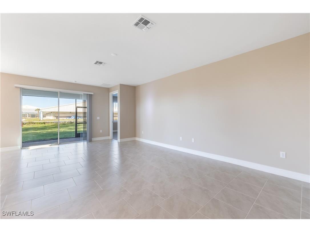 552 Spring Hill Lake Loop Cape Coral FL 33993 225080361 image16