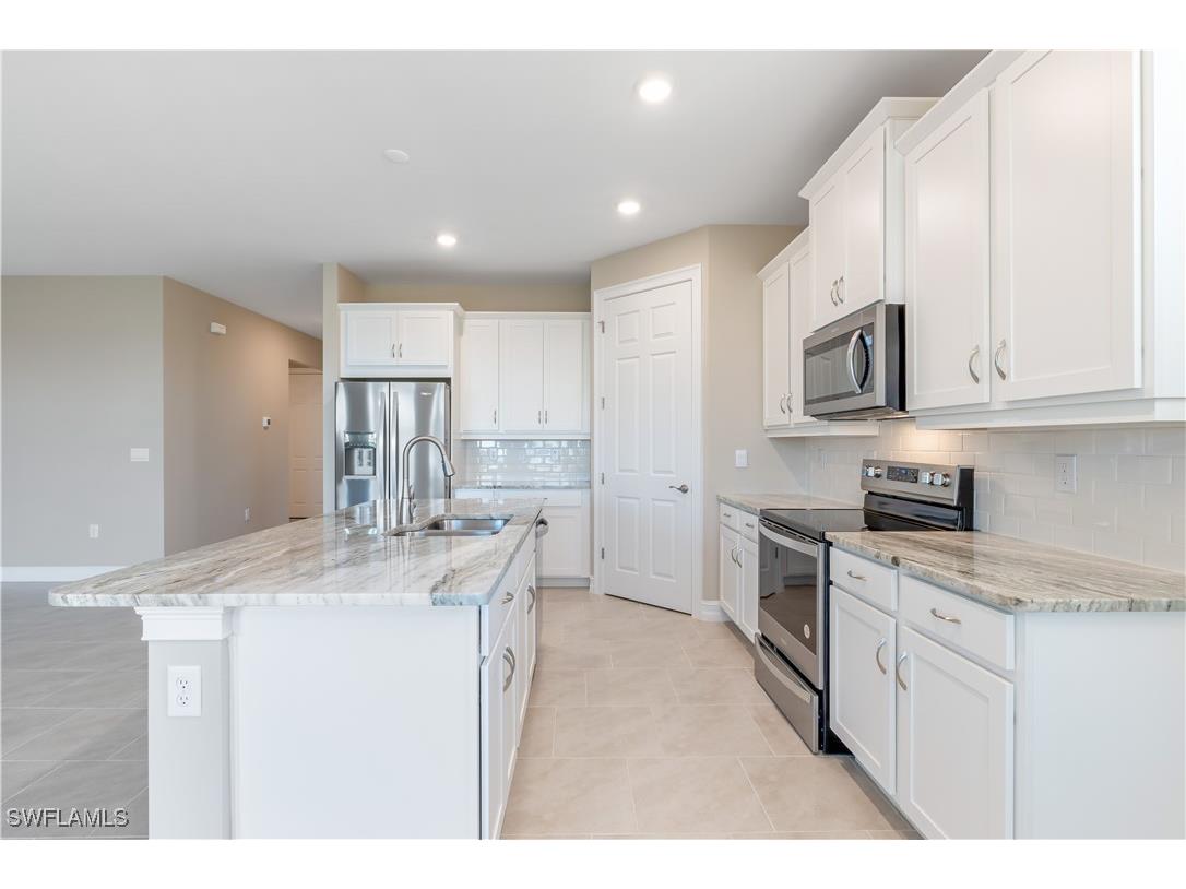 552 Spring Hill Lake Loop Cape Coral FL 33993 225080361 image18