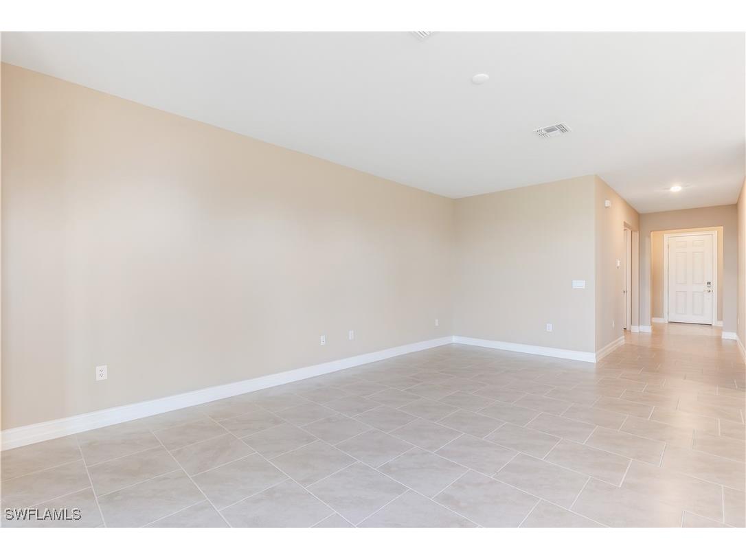 552 Spring Hill Lake Loop Cape Coral FL 33993 225080361 image2