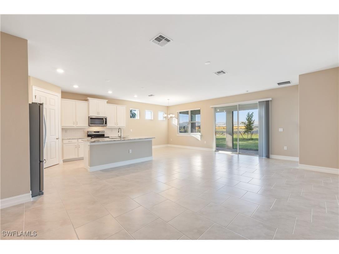 552 Spring Hill Lake Loop Cape Coral FL 33993 225080361 image4