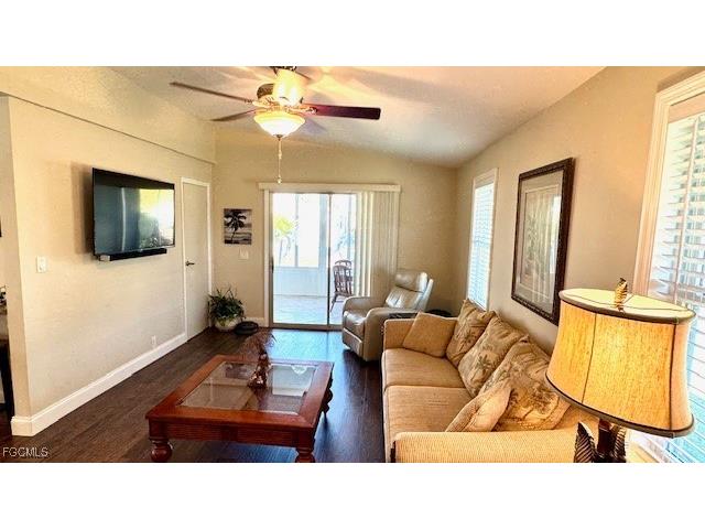 5520 Colonial Road North Fort Myers FL 33917 2025026169 image8