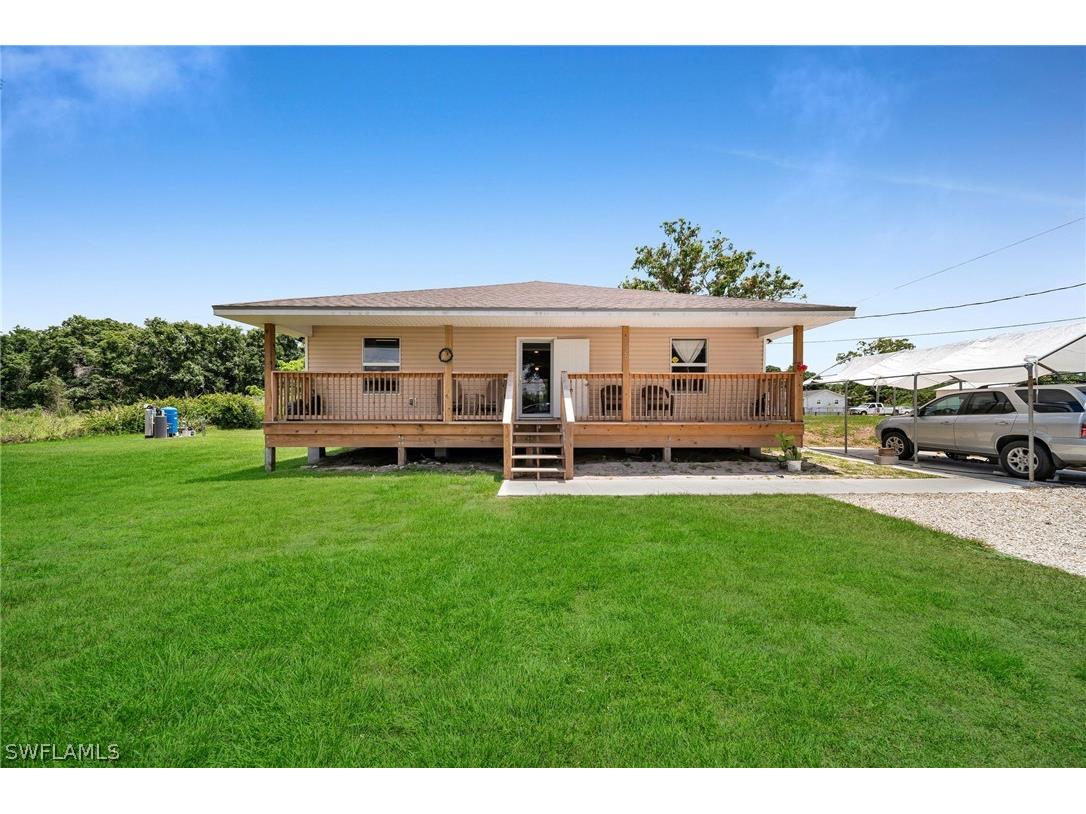 5520 Tice Street Fort Myers FL 33905 224044943 image1