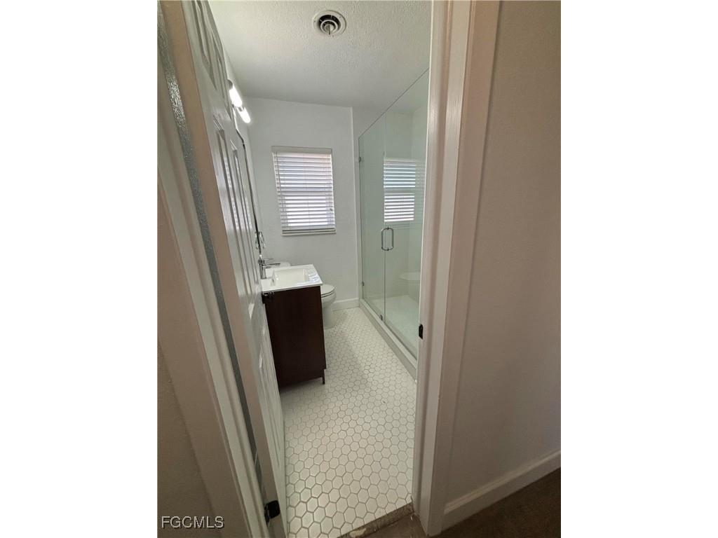 5521 Granada Road Fort Myers FL 33919 2025022583 image11