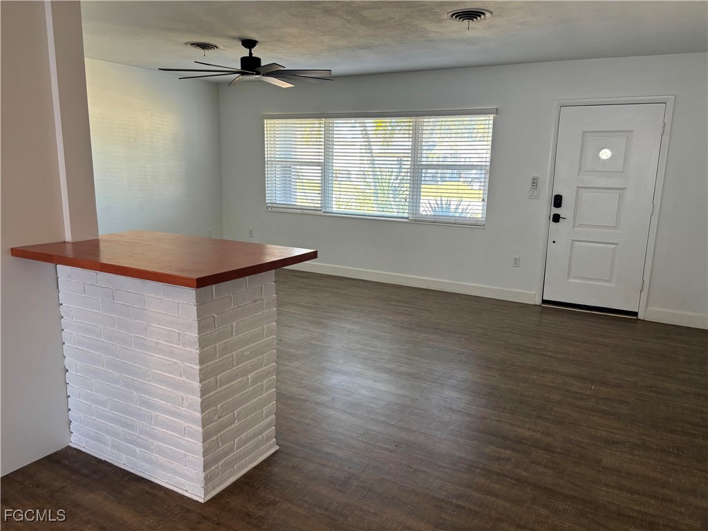 5521 Granada Road Fort Myers FL 33919 2025022583 image3