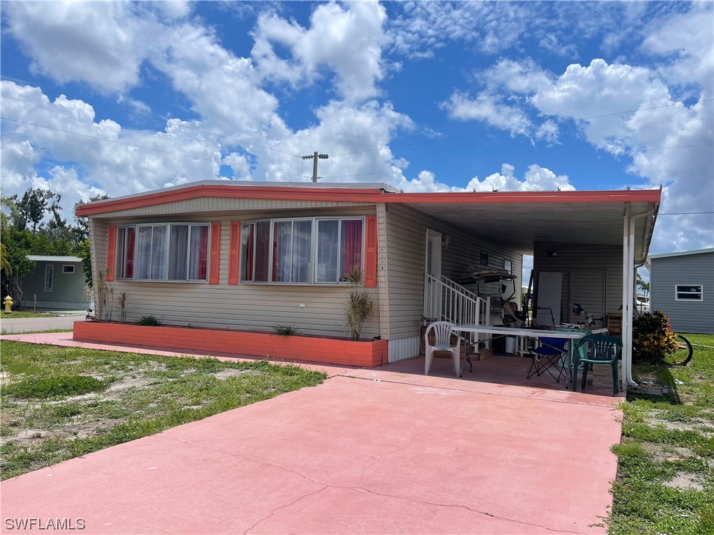 5524 Sir Walter Way North Fort Myers FL 33917 223041583 image1