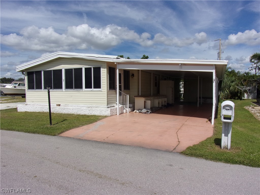 5527 Colonial Road North Fort Myers FL 33917 223076347 image1