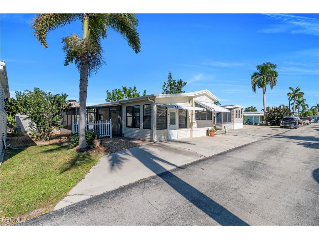 5528 Black Pug Drive Fort Myers FL 33908 2025018476 image1