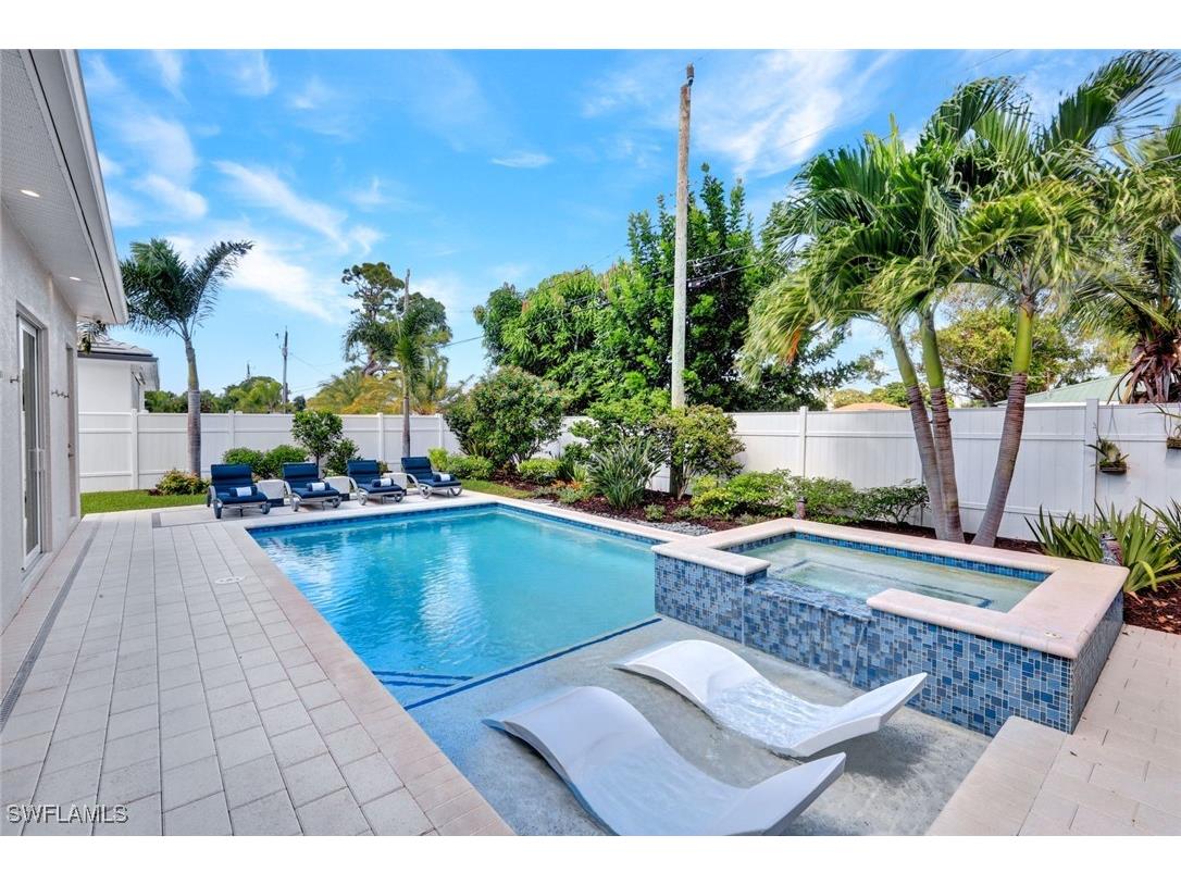 553 106th Avenue N Naples FL 34108 225075460 image3