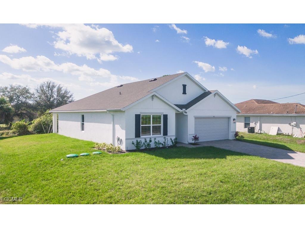 553 Kingsbury Lane Lehigh Acres FL 33974 2025025434 image1