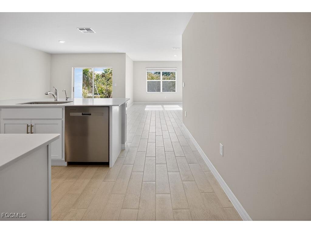 553 Kingsbury Lane Lehigh Acres FL 33974 2025025434 image11