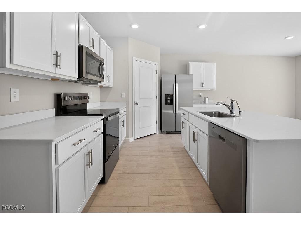 553 Kingsbury Lane Lehigh Acres FL 33974 2025025434 image13