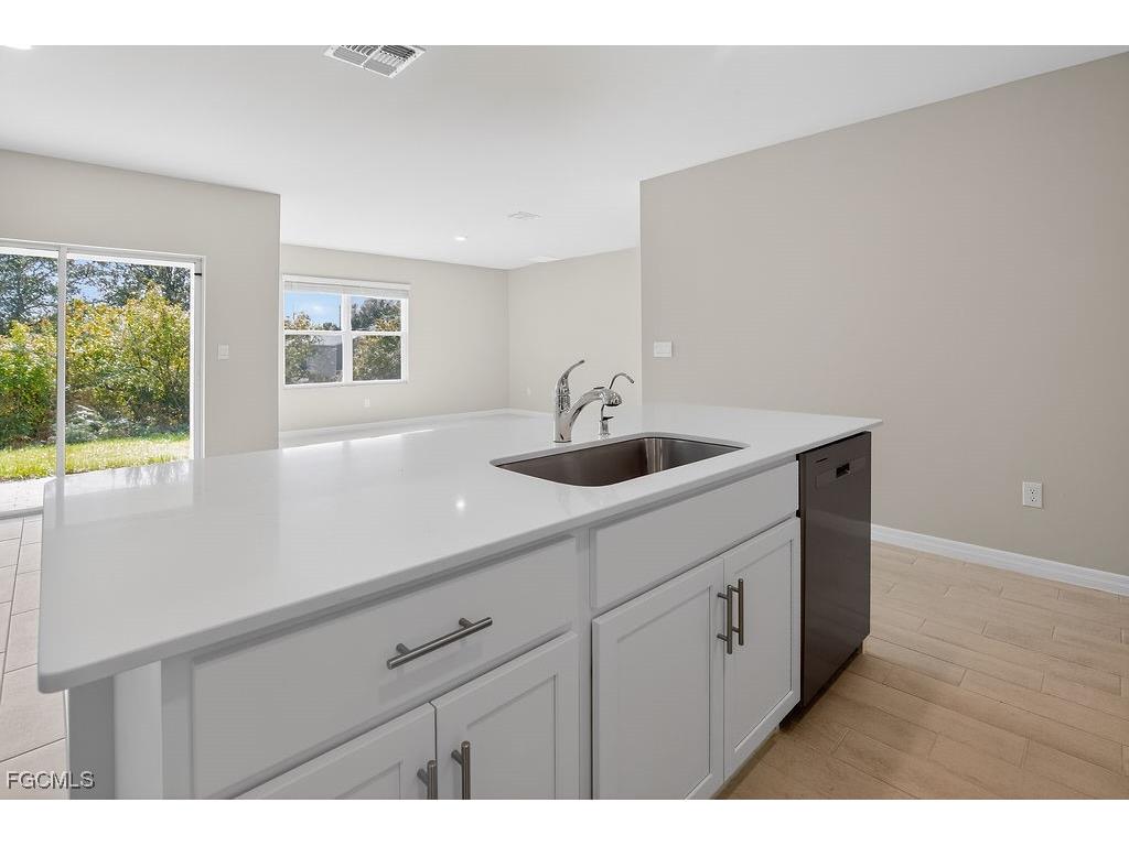 553 Kingsbury Lane Lehigh Acres FL 33974 2025025434 image14